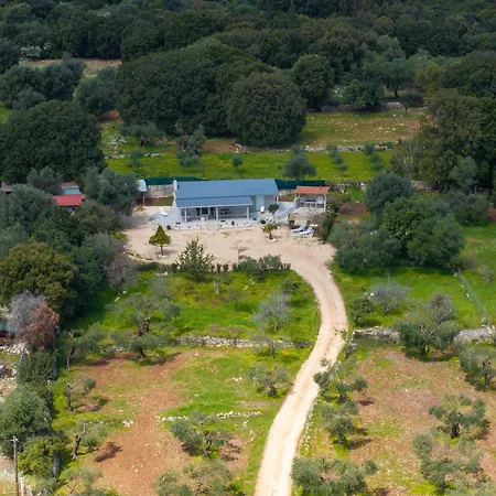 Julia's Feriehus Karavomylos