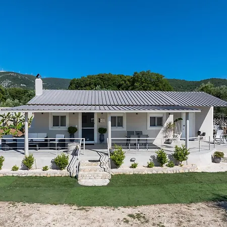 Tatil Evi Julia's Karavomylos